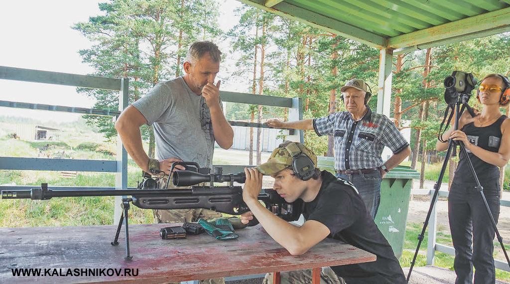 Слева-направо. Вячеслав Волоца, Артём Глазков и Римантас Норейка в ходе тестовых стрельб