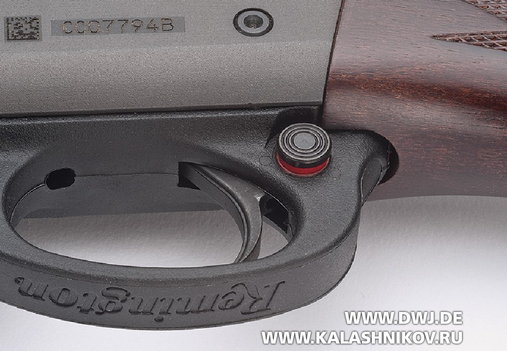 Помповое ружье Remington 870 Hardwood Home Defense. Предохранитель