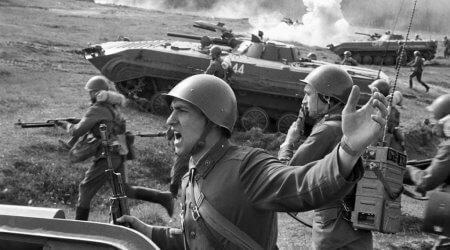 взвод в атаке